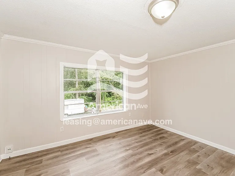 302690_004_dining_room_5.jpg