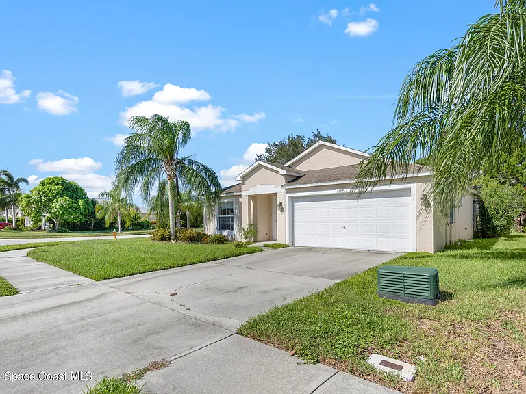 4800 Manchester Dr — Photo 2