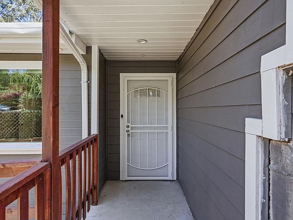 4th image of 6188 Oakdale Ave