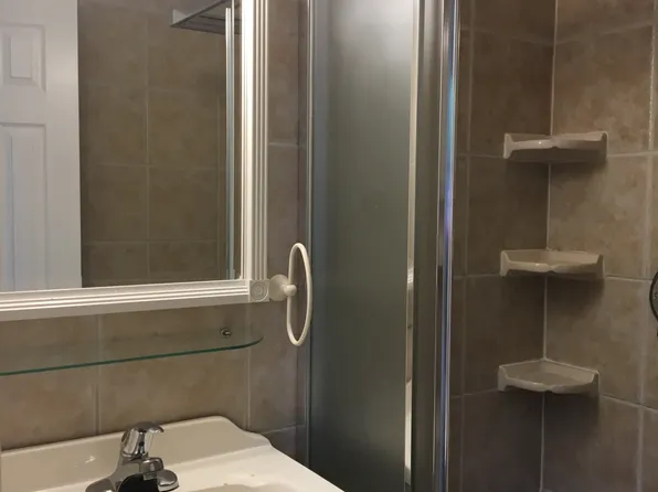 22960 N Apple Hill Ln APT 110, Lincolnshire, IL 60069