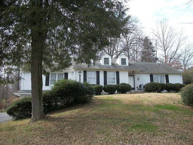 1st image of 122 Dogwood Dr
