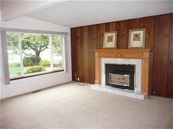 5th image of 2832 203rd St SW