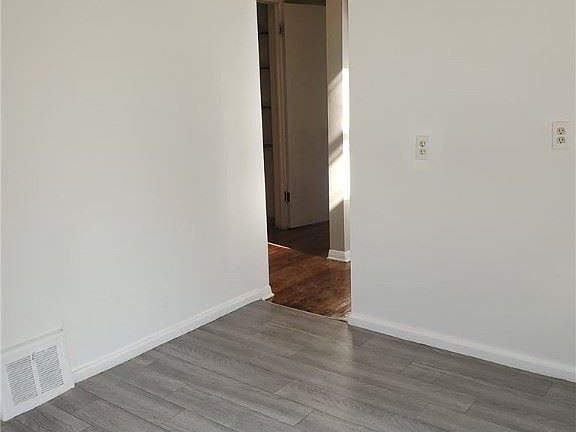 5th image of 4308 E 162nd St