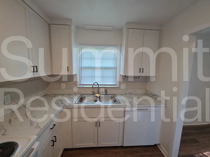 1215 Wade Stephenson Rd — Photo 5