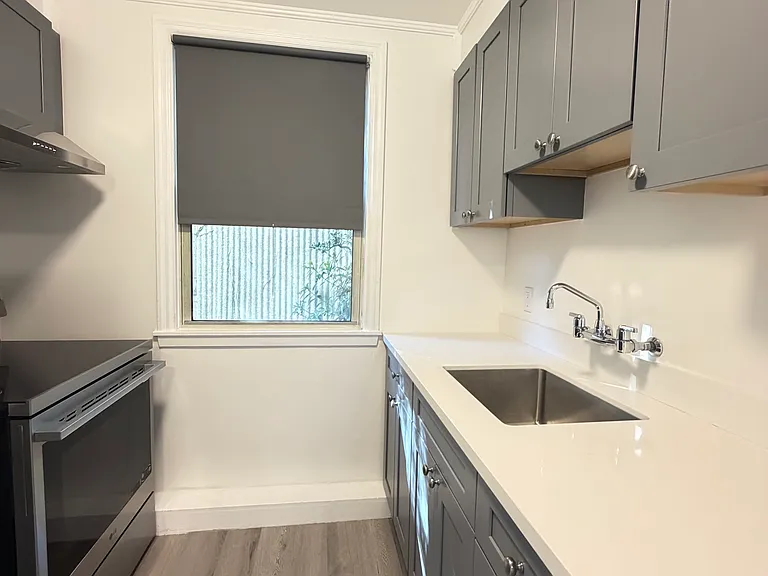 73 Cervantes Blvd #B — Photo 10