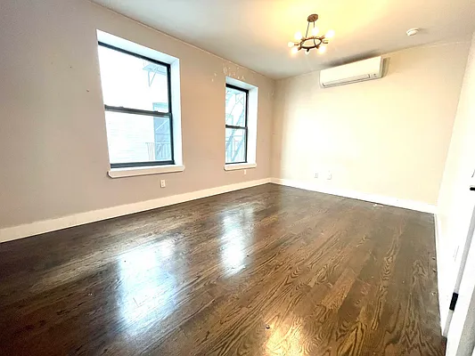 Rented by Evergreen Realty & Investments | media 20