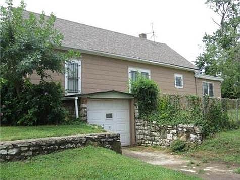 4th image of 944 Homer Ave