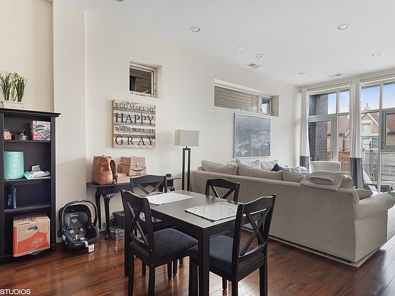 5th image of 2738 N Southport Ave #2W