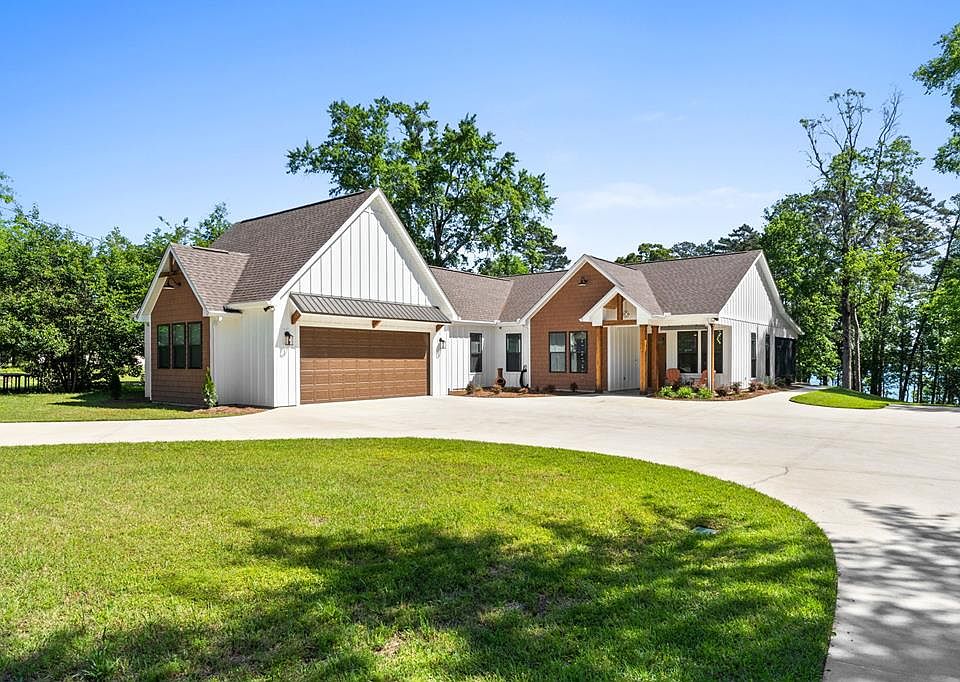 1st image of 2167 Calhoun Dr