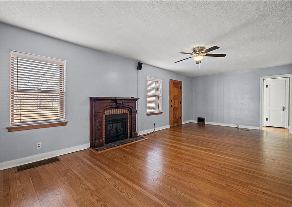 2914 Shrine Park Rd, Leavenworth, KS 66048 Zillow