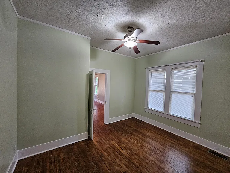 2312 Pecan St — Photo 9