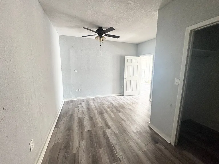 704 Cordova Dr #1 — Photo 14