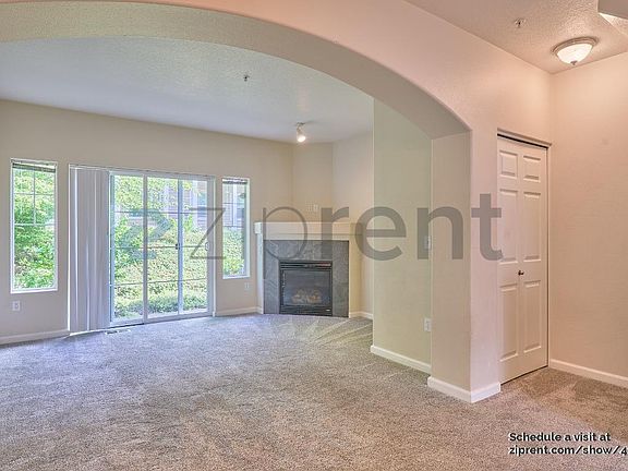 4th image of 15440 SW Mallard Dr Suite 102
