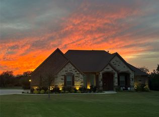 250 Wapiti Dr, Azle, TX 76020