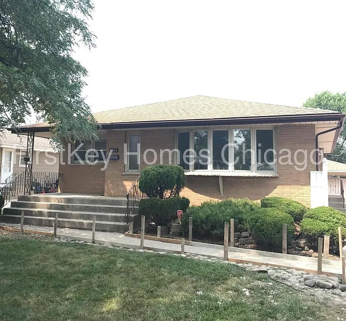 16420 Evans Ave photo 1