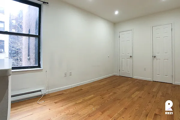 Rented by REZI | media 36