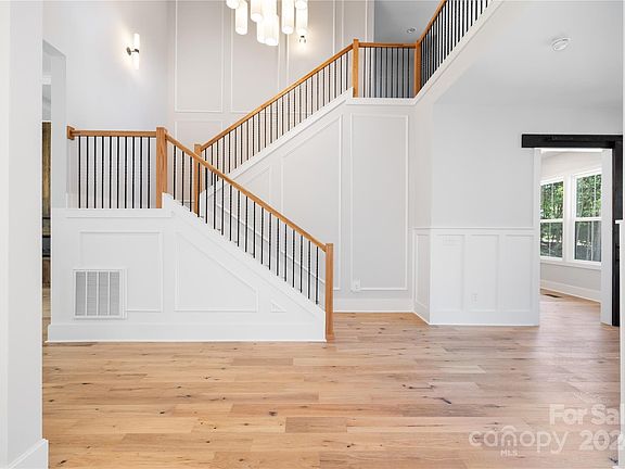 4th image of 16403 Riverpointe Dr