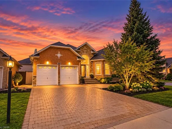 137 Pinehill Dr, Hamilton, ON L0R 1P0