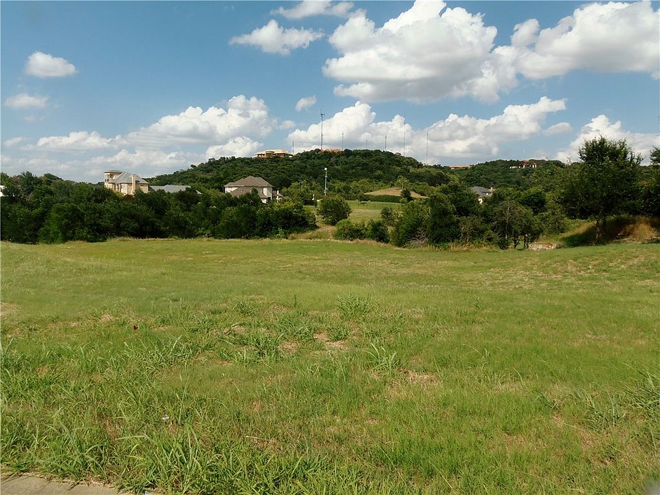 2nd image of 2721 Whispering Oaks Cv