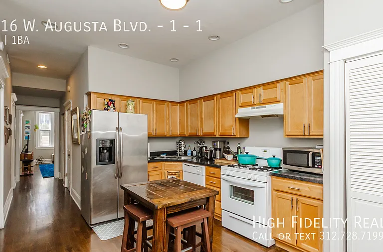 2616 W Augusta Blvd #1 — Photo 2