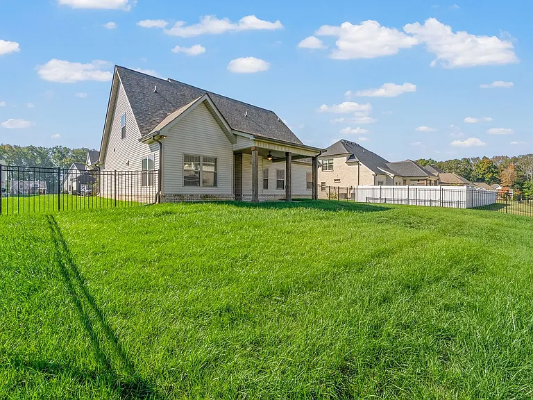 573 Bowden Dr — Photo 42