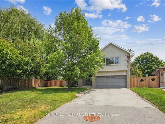 2nd image of 2442 Woburn Cres