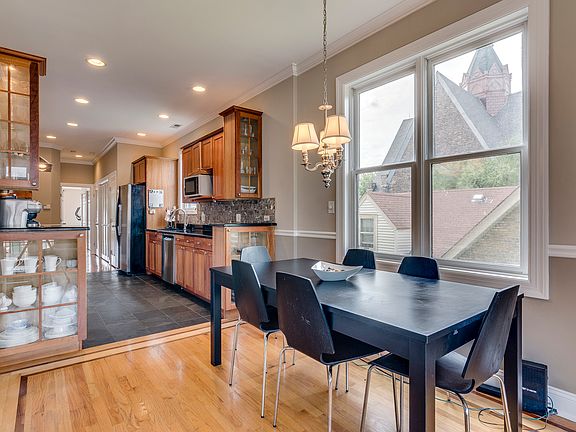 5th image of 2639 W Belmont Ave Unit 2