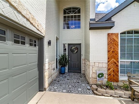 3rd image of 7905 Latigo Trl