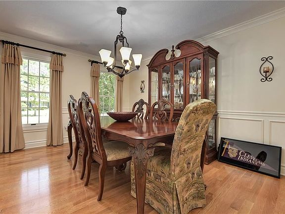 3rd image of 672 Wedgewood Dr