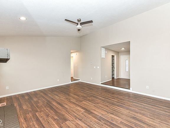 5th image of 3025 Pawnee Dr