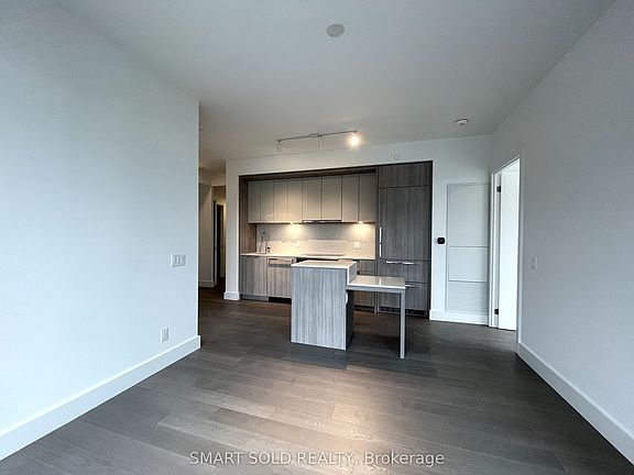 5th image of 6 Greenbriar Rd E #610