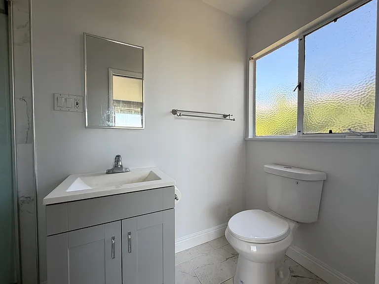 1100 S Isabella Ave — Photo 15