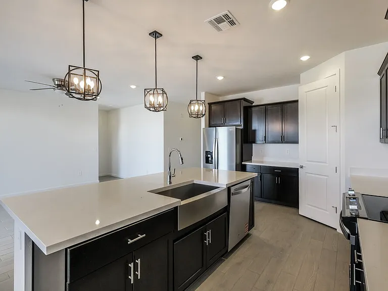 5324 S 245th Ave — Photo 7