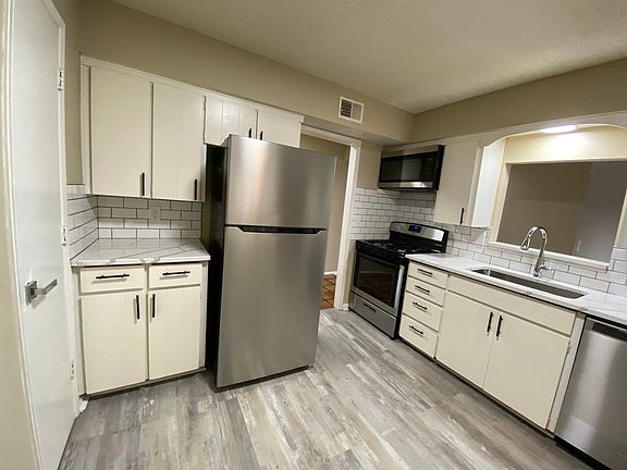 2nd image of 6108 Balboa St APT 29