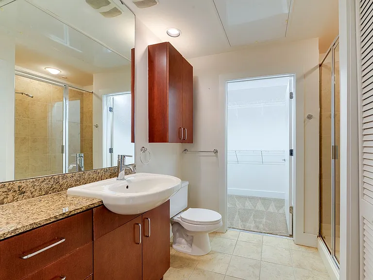 505 E 6th St #815 — Photo 23