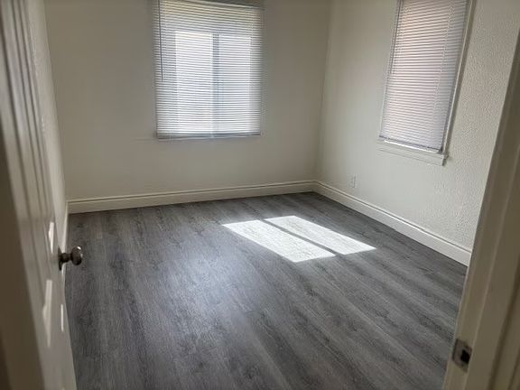 4th image of 1551 Plaza Del Amo