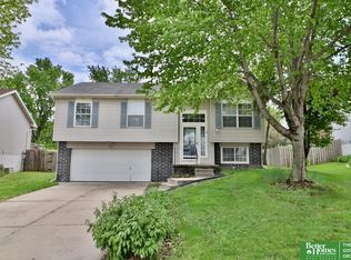 3205 Blackhawk Dr, Bellevue, NE 68123