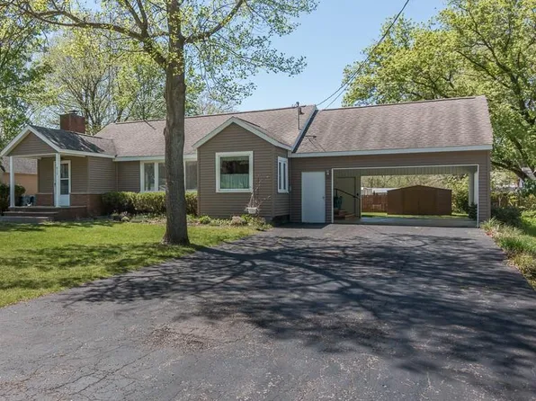415 Douglas Dr, Decatur, MI 49045