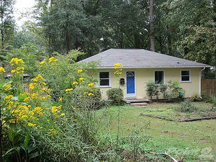 112 Dillard St