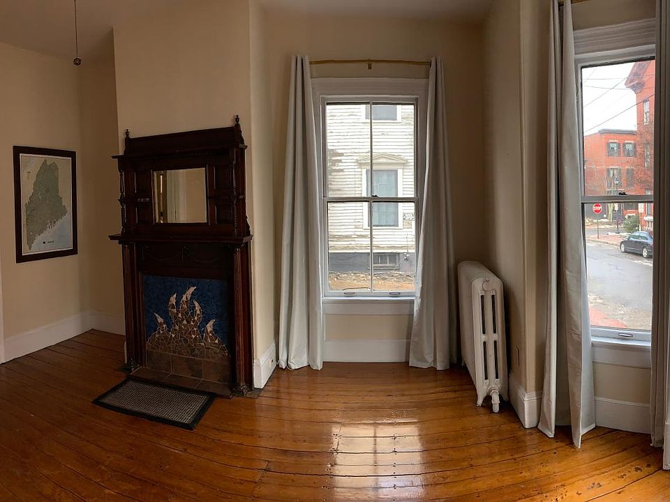 The living room as you enter the apartment. (Panoramic photo, not to scale)