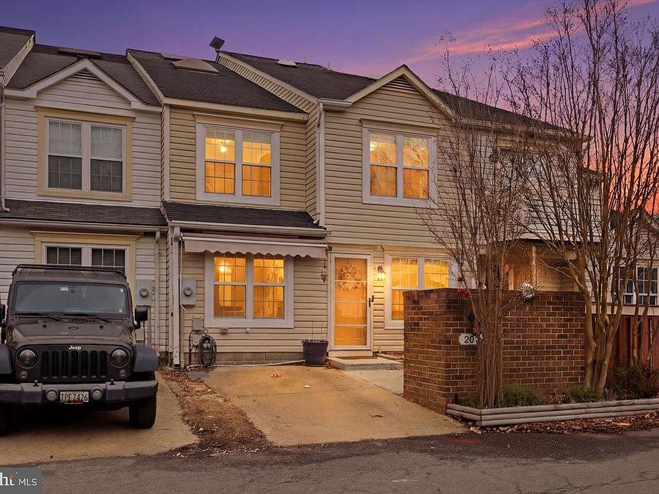 1st image of 46351 Columbus Dr Unit 207