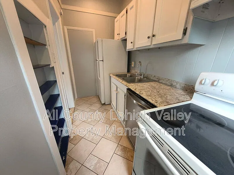 2 bed, 2.0 bath, $1,550 — Photo 3