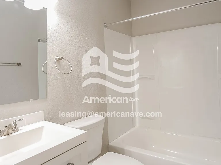 1307968_013_wm_-_bathroom_13209212.jpg
