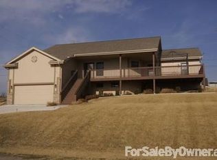 9513 Clubhouse Cir, Plattsmouth, NE 68048
