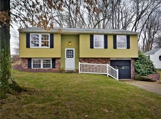 1894 Ivanhoe Dr, North Huntingdon, PA 15642