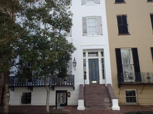 19 W Perry St, Savannah, GA 31401