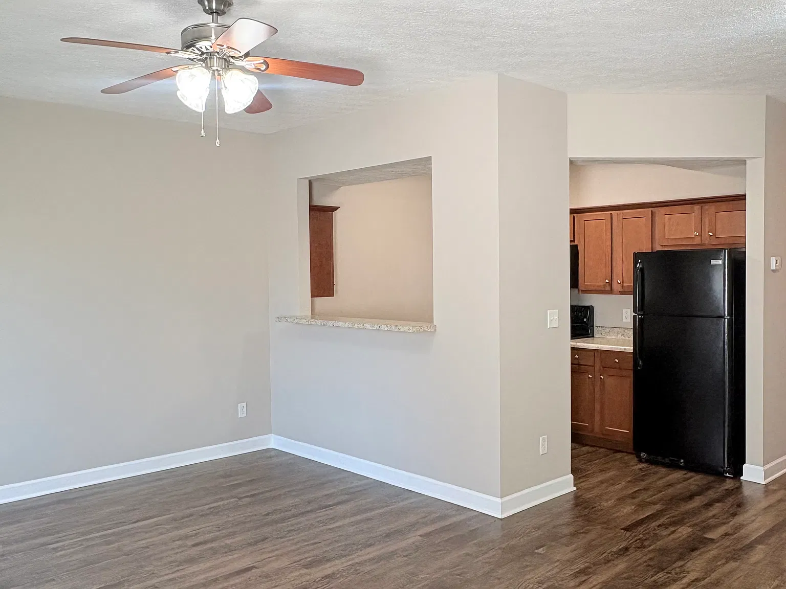 2 bed, 2.5 bath, 1331 sqft, $1,095 — Photo 3