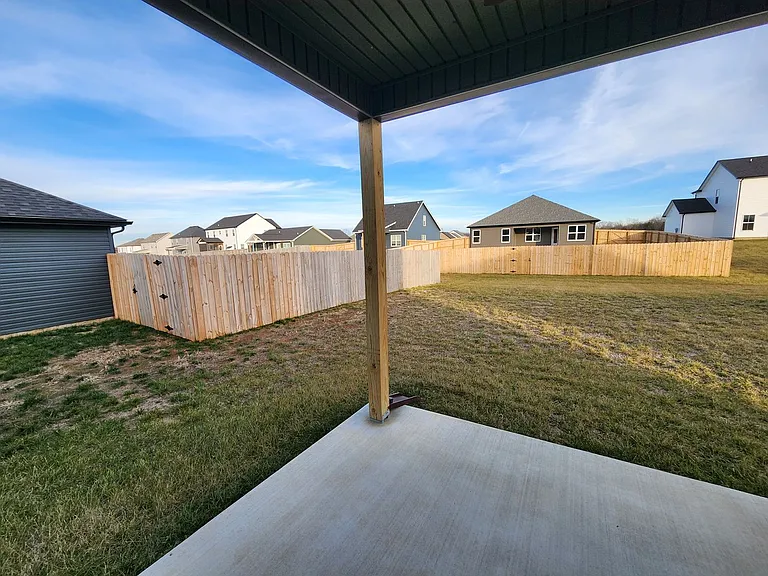 219 Donegal Dr — Photo 31