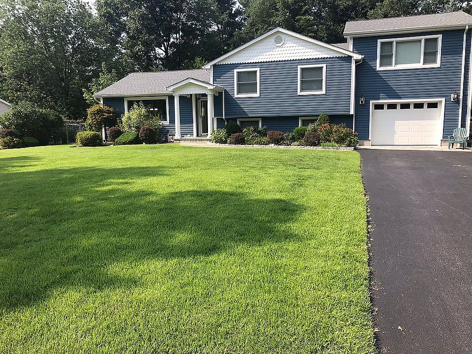 1st image of 1348 Lynn Ct