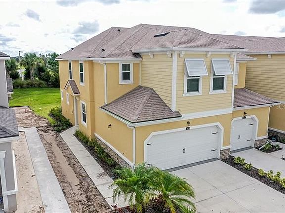 3rd image of 11630 Rolling Green Dr #520/73